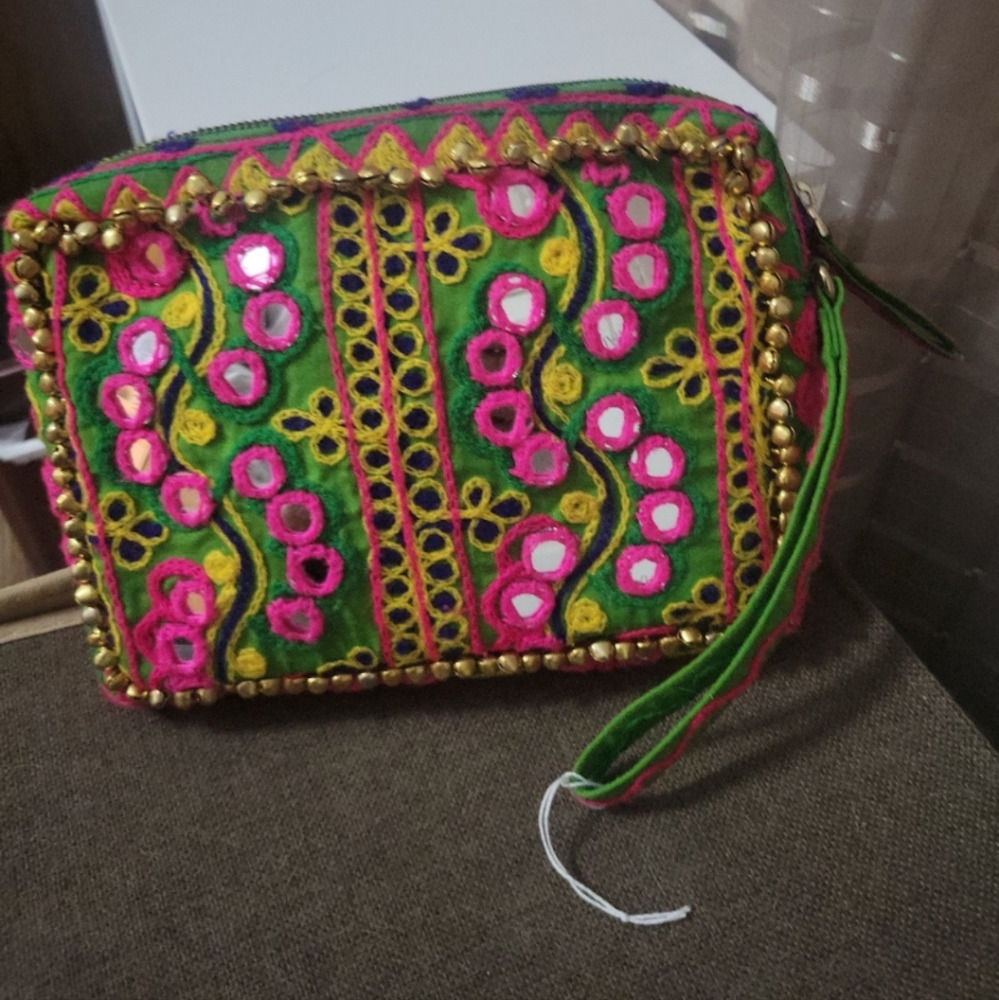Simitri Clutch - Picture 4 of 5
